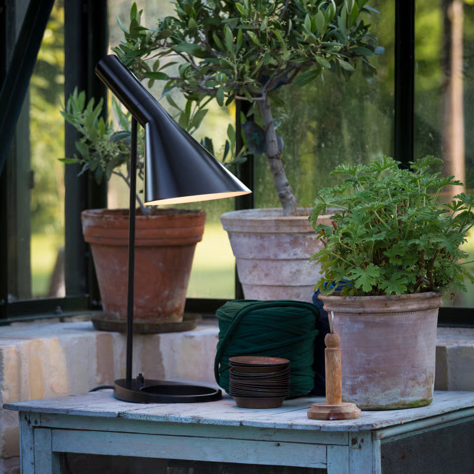 Louis Poulsen AJ Bordslampa – Visningsmodell