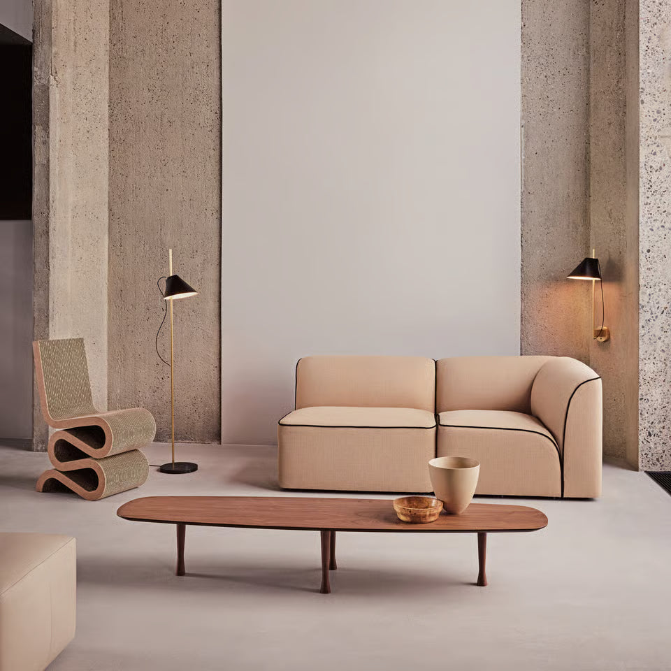 Louis Poulsen Yuh golvlampa – svart mässing