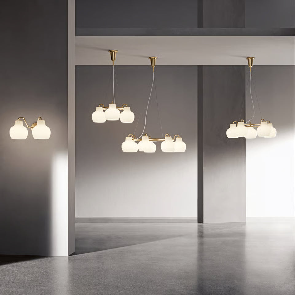 Louis Poulsen VL Ring Crown vägglampa – opalglas/mässing